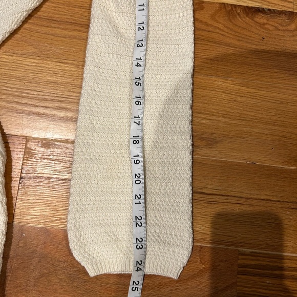 Forever 21 White Bodycon Dress with Plunge Neckline and Bishop Sleeves - Picture 7 of 8